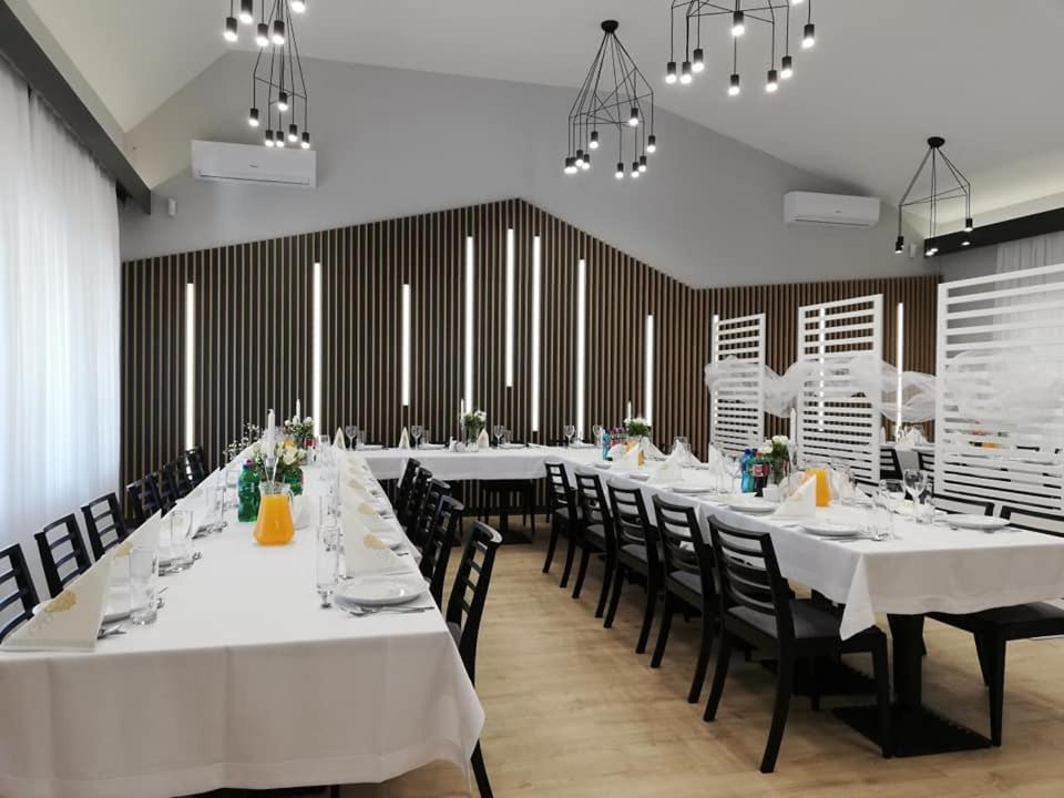 Jurajska Przystan Otel Jastrząb Dış mekan fotoğraf